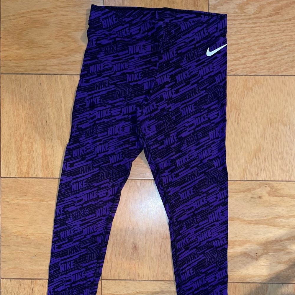 NIKE WOMENS GRAPHIC PRINTED LEGGINGS!